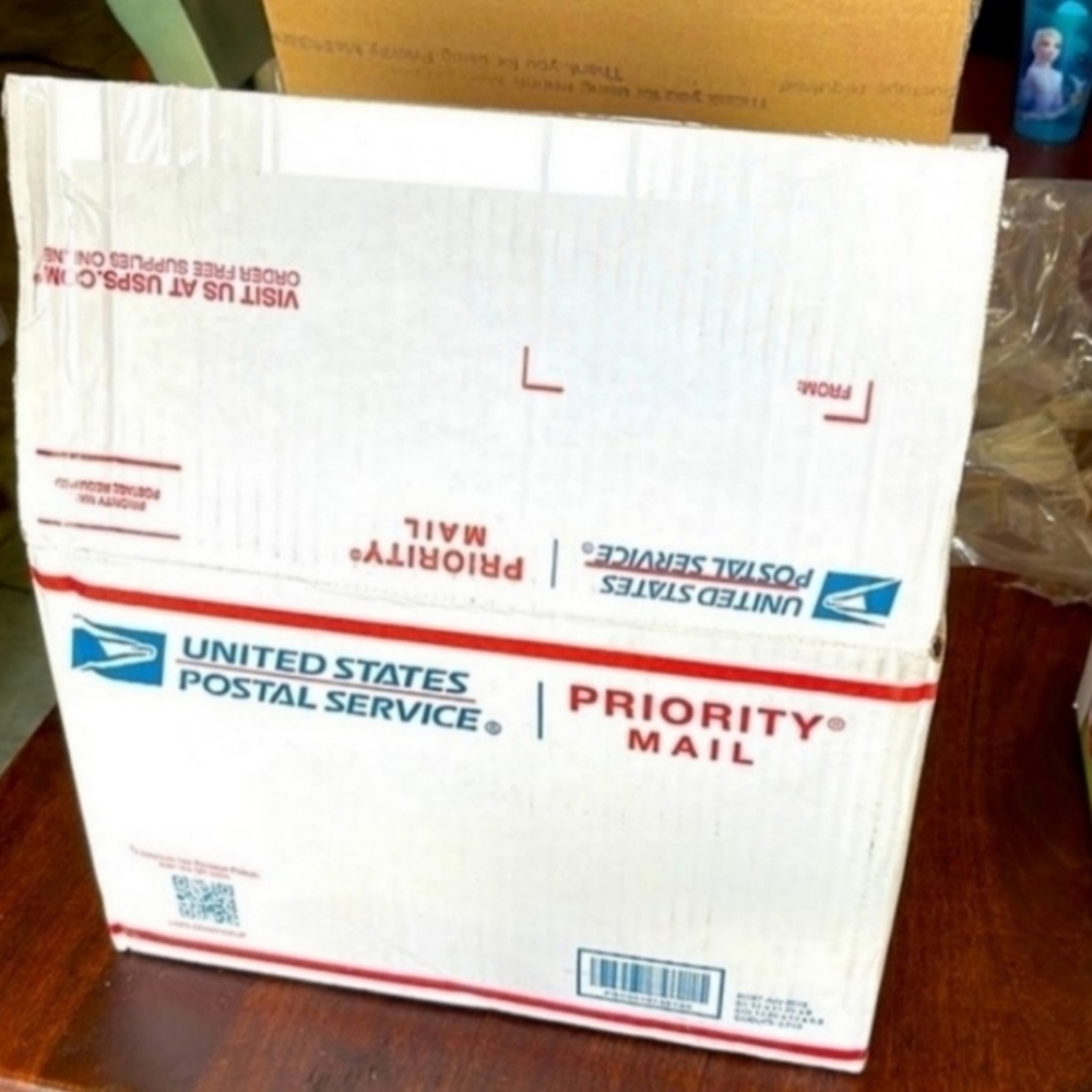 Extra Shipping Label for Live Shows.